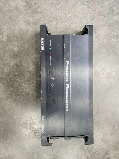 2500W Monoblock Class D Car Amplifier – 2-Ohm Stable, Remote Bass Control, Compact Razor Series Design